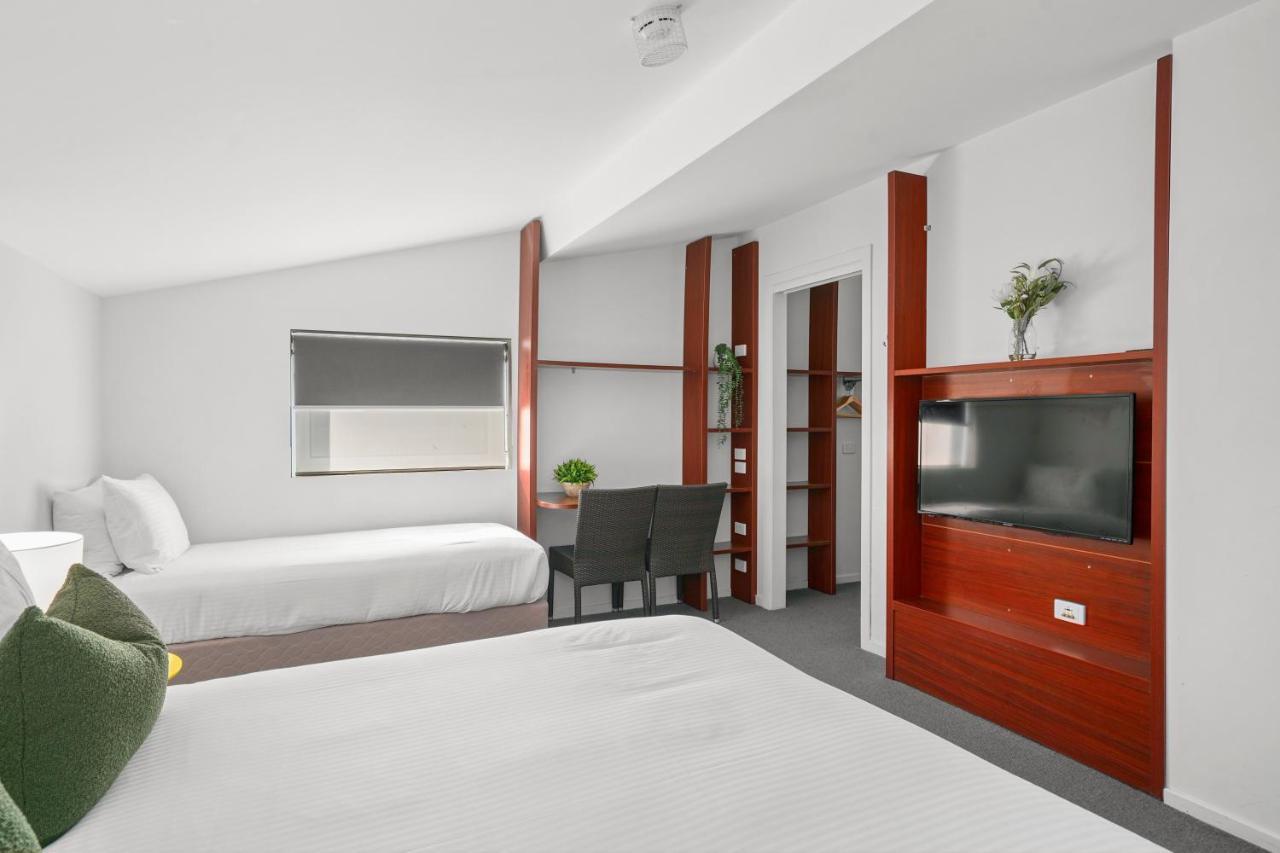 Grand Hotel And Studios Wyong Exterior photo