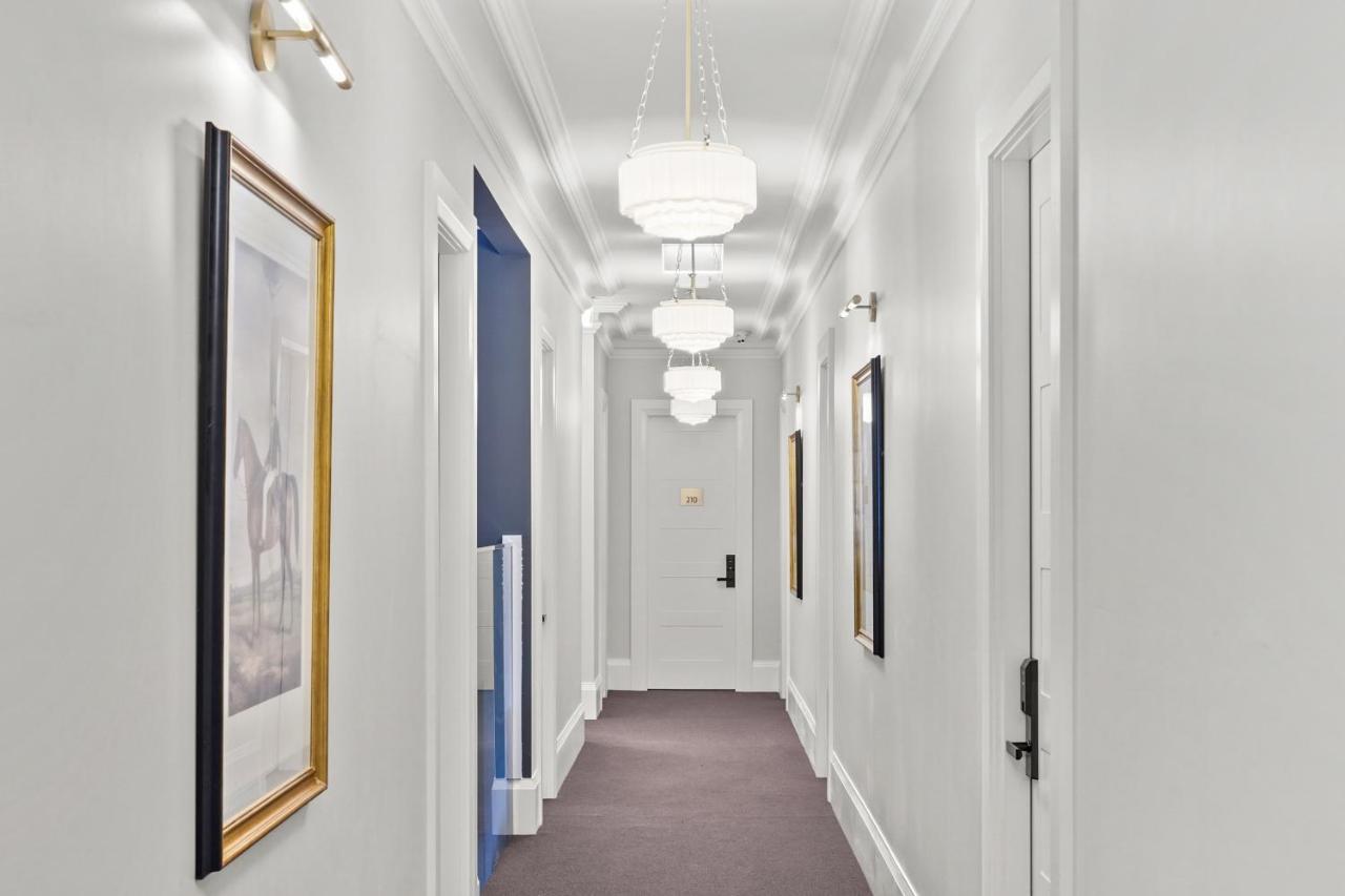 Grand Hotel And Studios Wyong Exterior photo